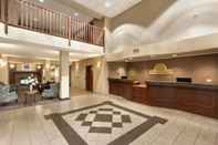 Lobby Days Inn by Wyndham Thunder Bay North