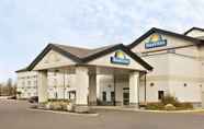 Exterior 3 Days Inn by Wyndham Thunder Bay North