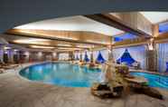 Swimming Pool 3 Turning Stone Resort Casino