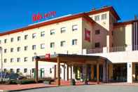 Exterior ibis Como