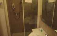 Toilet Kamar 5 Airone Pisa Park Hotel