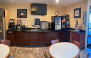 Restaurant 7 Super 8 by Wyndham Chisago City