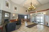 Lobi Lakeview Inns & Suites - Fort Nelson