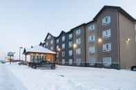 Exterior Lakeview Inns & Suites - Fort Nelson