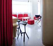 Lobby 2 ibis Styles Paris Mairie de Montreuil