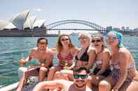 Swimming Pool Nomads Sydney - Hostel