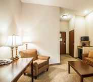 Common Space 5 Comfort Inn & Suites McMinnville Wine Country