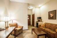 Common Space Comfort Inn & Suites McMinnville Wine Country