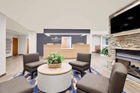 Lobby Microtel Inn & Suites by Wyndham Middletown