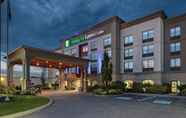 Bangunan 3 Holiday Inn Express & Suites Belleville, an IHG Hotel