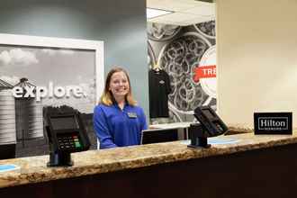 Lobby 4 Hampton Inn & Suites Rogers