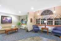 Lobby Microtel Inn & Suites by Wyndham Hazelton/Bruceton Mills