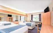 Bedroom 7 Microtel Inn & Suites by Wyndham Hazelton/Bruceton Mills