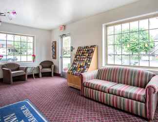 Lobby 2 Rodeway Inn