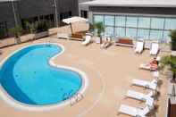 Swimming Pool Novotel Milan Malpensa Airport