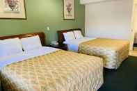 Bedroom Monterey Oceanside Inn