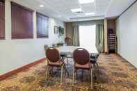 Functional Hall Comfort Inn & Suites Quail Springs