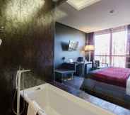 In-room Bathroom 3 Hotel MiM Sitges