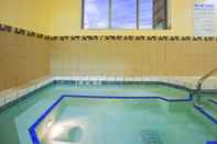 Swimming Pool Holiday Inn & Suites Green Bay Stadium, an IHG Hotel