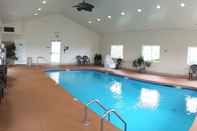 Swimming Pool Microtel Inn & Suites by Wyndham Beckley East