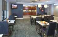 Restaurant 4 Residence Inn Marriott Dover