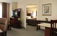 Phòng ngủ 3 Staybridge Suites London, an IHG Hotel