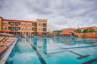 Kolam Renang Emerald Greens Hotel Condo Resort