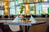 Bar, Kafe, dan Lounge Caravelle Hotel im Park