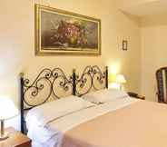 Bedroom 4 Hotel Stromboli