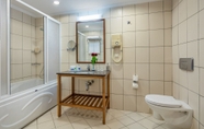 Toilet Kamar 2 LABRANDA Alantur Resort - All Inclusive