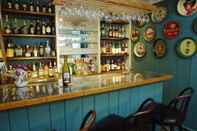Bar, Cafe and Lounge Deerhill Inn