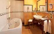 In-room Bathroom 6 Borgobrufa Spa Resort Adults Only