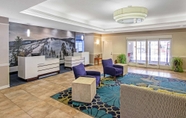 Lobby 6 La Quinta Inn & Suites by Wyndham Ruidoso Downs