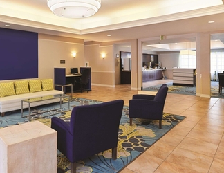 Lobby 2 La Quinta Inn & Suites by Wyndham Ruidoso Downs