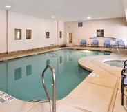 Swimming Pool 2 La Quinta Inn & Suites by Wyndham Ruidoso Downs