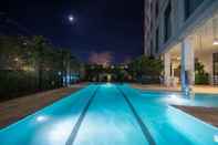 Swimming Pool Proximity Hotel
