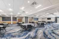 Functional Hall Fairfield Inn & Suites by Marriott Knoxville Clinton