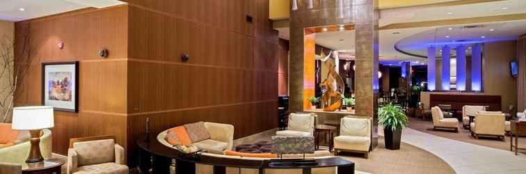 Lobby Sonesta Milwaukee West Wauwatosa