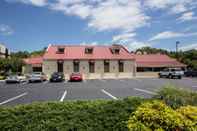 Common Space The Mulberry Inn and Plaza at Fort Eustis