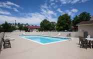 Swimming Pool 6 The Mulberry Inn and Plaza at Fort Eustis