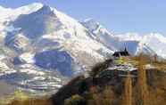 Nearby View and Attractions 3 Le Viscos