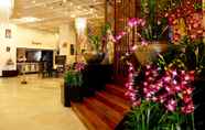 Lobi 4 Grand Oriental Hotel