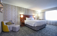 Bedroom 5 Courtyard by Marriott Blacksburg