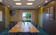Functional Hall 6 SpringHill Suites by Marriott Medford