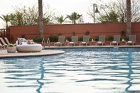 Swimming Pool Renaissance Phoenix Glendale Hotel & Spa