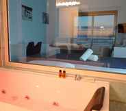 In-room Bathroom 4 Capo Nettuno Hotel