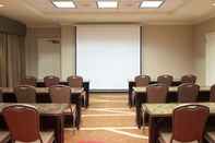 Functional Hall Hampton Inn & Suites Pittsburgh-Meadow Lands