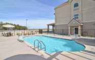 Swimming Pool 4 Best Western California City Inn & Suites