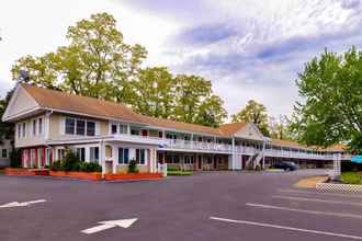 Bangunan 4 Rodeway Inn Orleans - Cape Cod