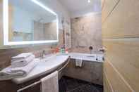 Toilet Kamar iH Hotels Firenze Business